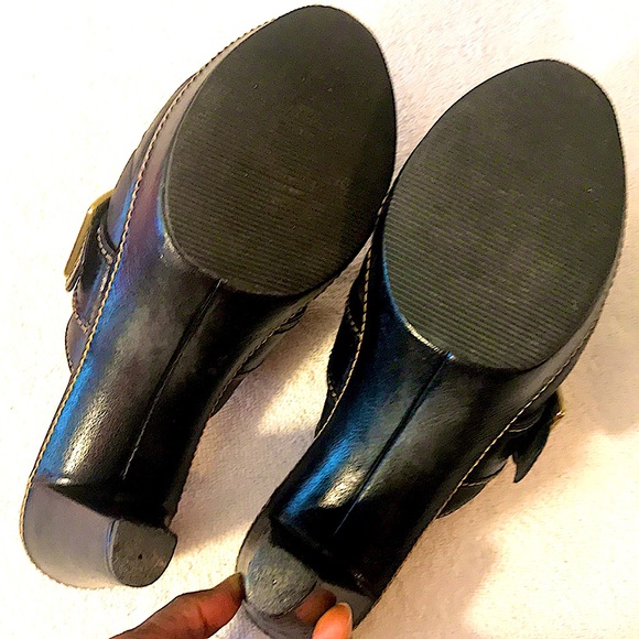 Coach shoes. - Picture 7 of 9